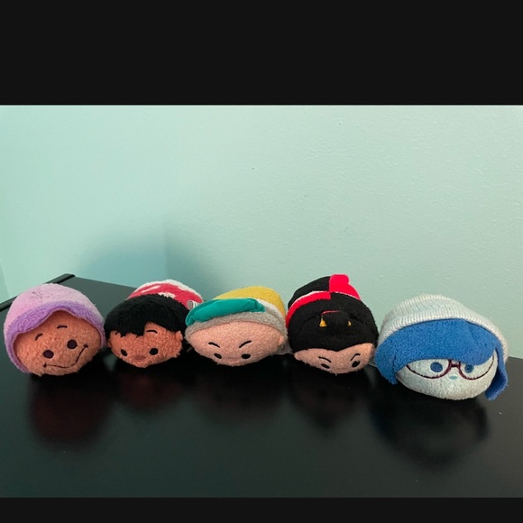 Tsum Tsums lot and carry case - Picture 4 of 9